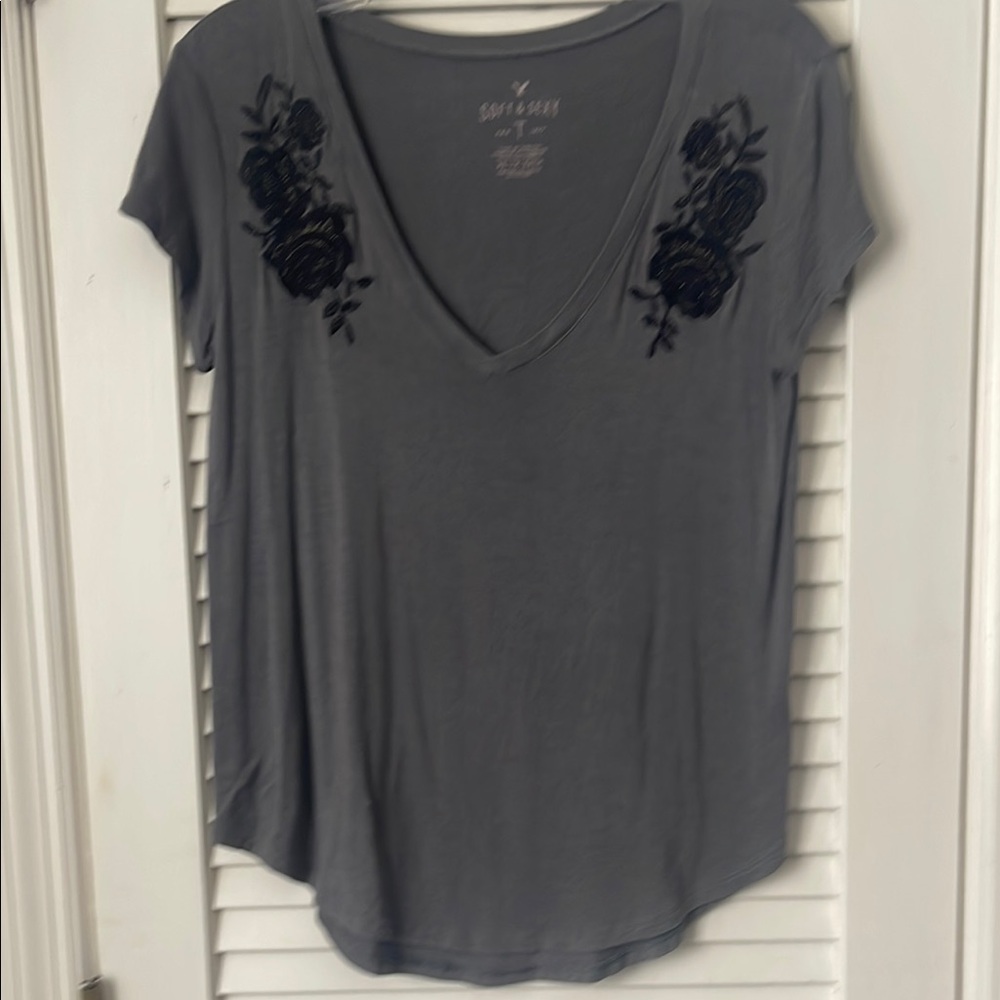 American Eagle Outfitters Gray Graphic Relaxed Tee